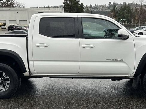 Certified 2019 Toyota Tacoma TRD Off-Road image 4