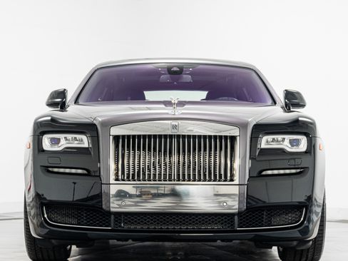 Used 2017 Rolls-Royce Ghost Extended Wheelbase image 4