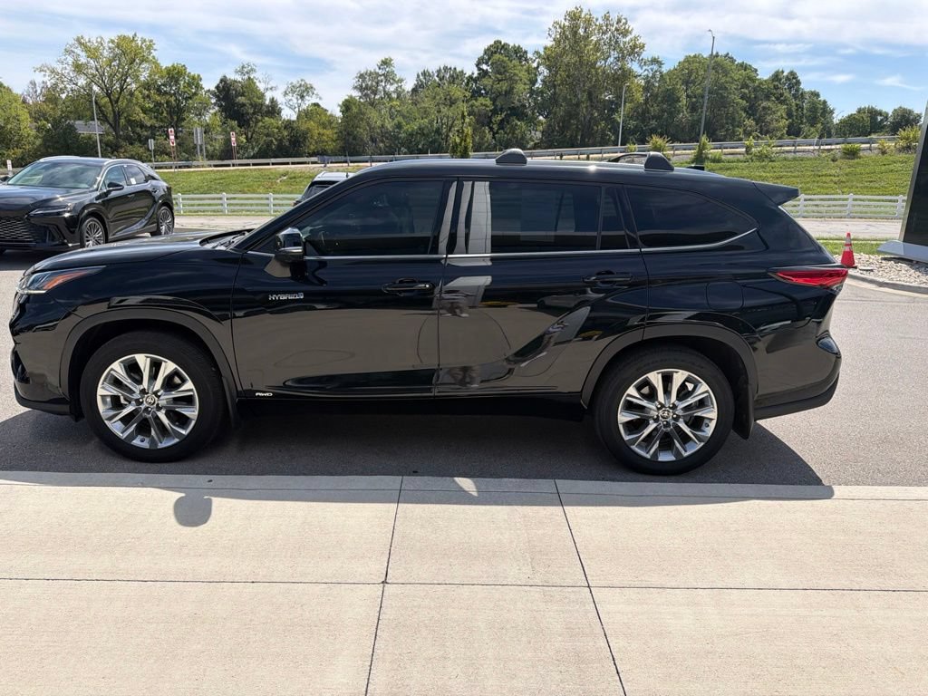 Used 2021 Toyota Highlander Limited AWD/4WD image 6