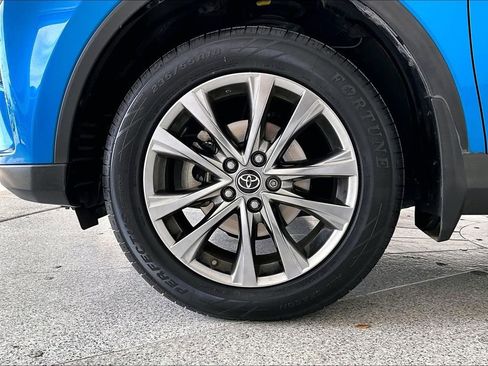 Used 2017 Toyota RAV4 Limited image 11