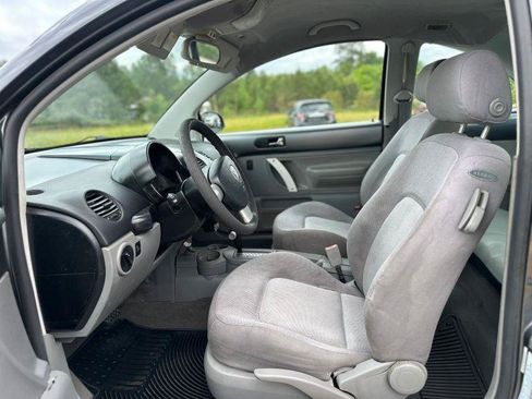 Used 2003 Volkswagen Beetle GL FWD image 6