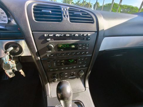 Used 2004 Ford Thunderbird image 23
