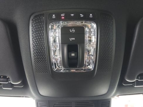 Used 2025 Mercedes-Benz GLE 450e 4MATIC image 25