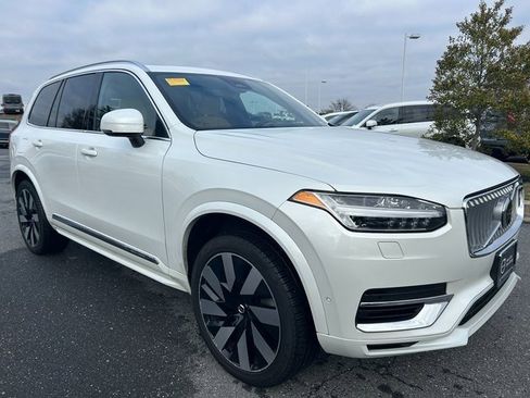 Certified 2024 Volvo XC90 T8 Ultimate image 1