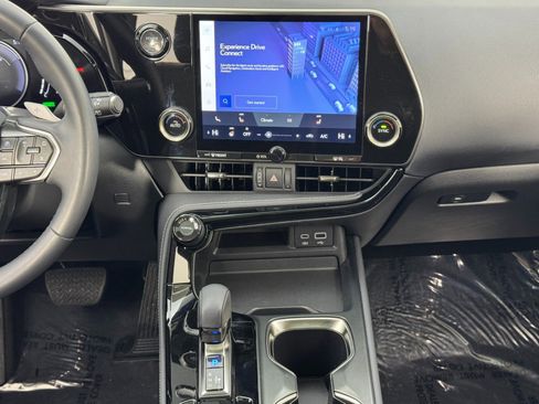 Used 2025 Lexus NX 350h AWD image 24
