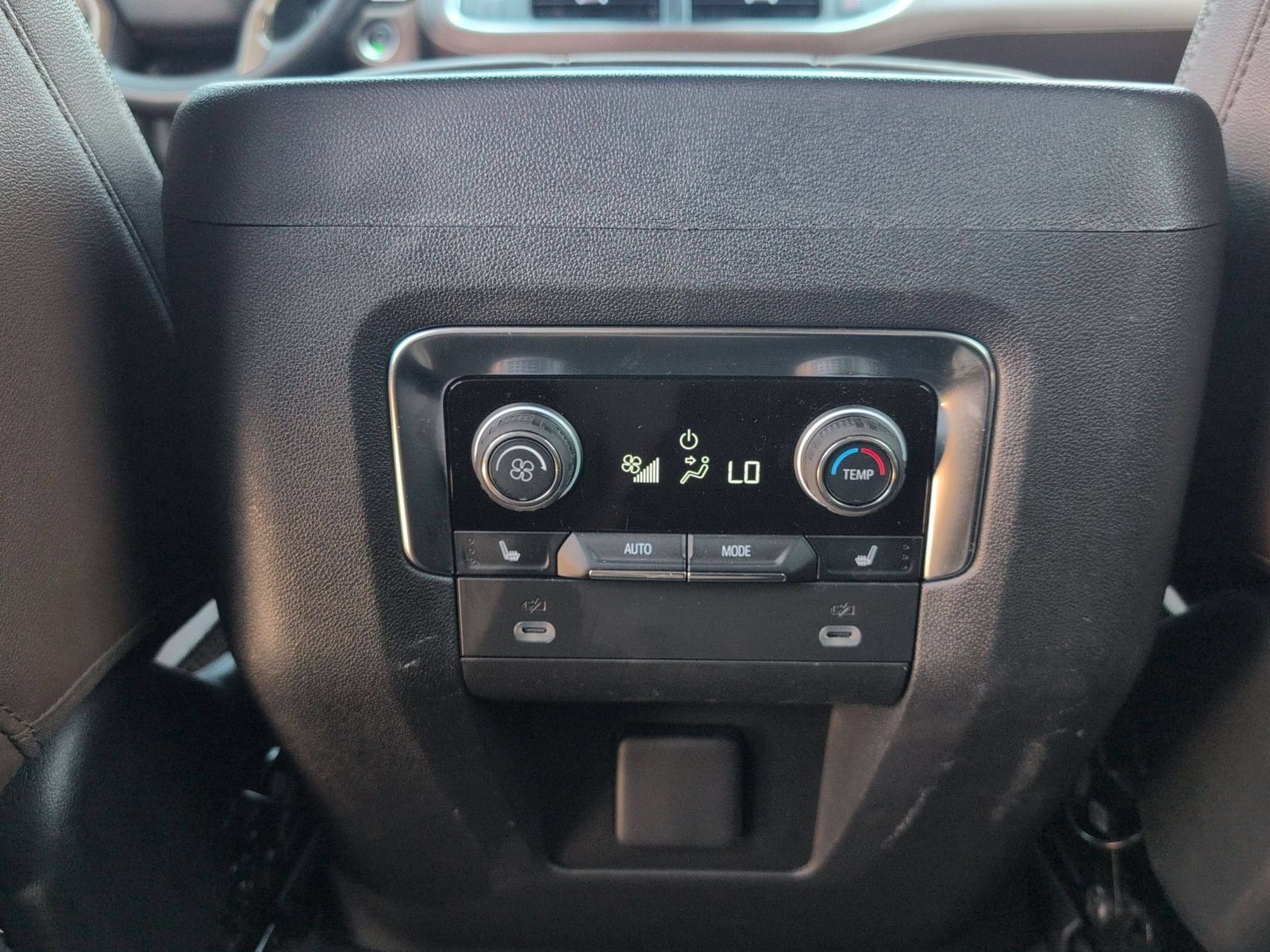 Used 2024 Chevrolet Suburban High Country AWD/4WD image 26