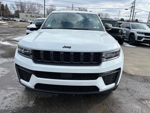 New 2026 Jeep Grand Cherokee Limited w/ Limited Altitude Package AWD/4WD image 8