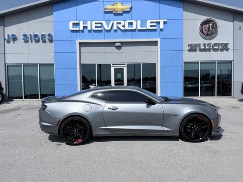 Used 2021 Chevrolet Camaro LT w/ Redline Edition RWD image 8