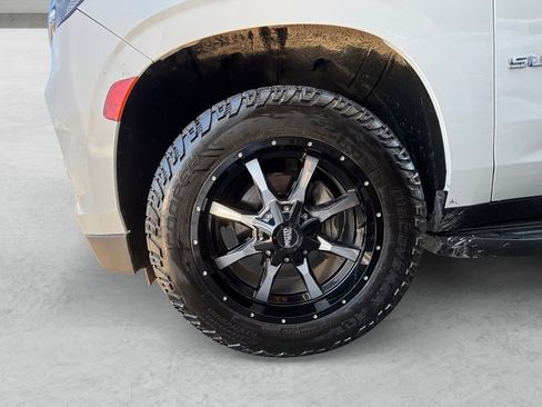 Used 2021 Chevrolet Suburban Premier w/ Premium Package image 28