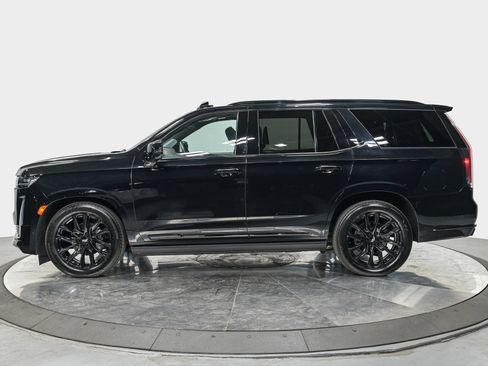 Used 2024 Cadillac Escalade Sport Platinum w/ LPO, ONYX Package AWD/4WD image 2