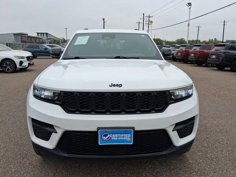 Used 2024 Jeep Grand Cherokee Altitude AWD/4WD image 2