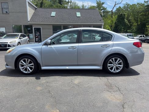 Used 2013 Subaru Legacy 2.5i Premium w/ Popular Pkg 2 AWD/4WD image 4