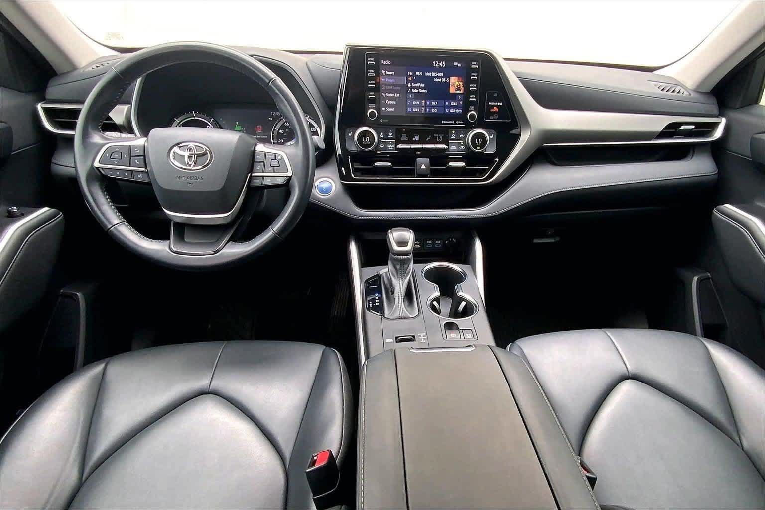 Used 2022 Toyota Highlander XLE AWD/4WD image 10