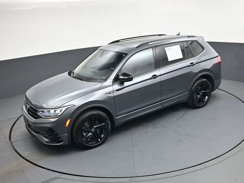 Used 2024 Volkswagen Tiguan SE R-Line image 32