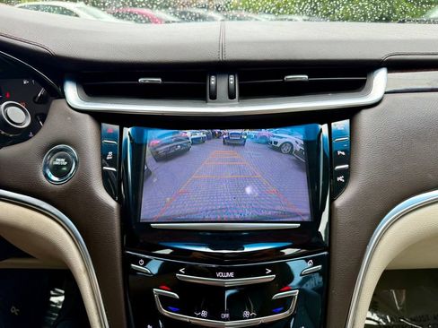 Used 2014 Cadillac XTS Luxury FWD image 23