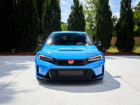 Used 2024 Honda Civic Type R image 3