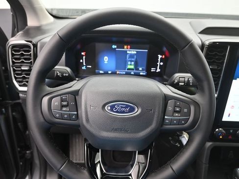 Used 2025 Ford Ranger XLT w/ FX4 Off-Road Package image 6