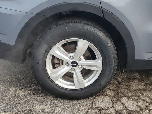 Used 2023 Kia Sorento LX image 5