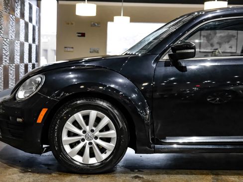 Used 2019 Volkswagen Beetle 2.0T S image 10