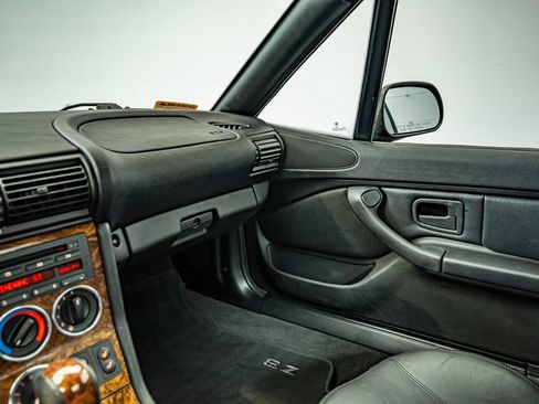 Used 2001 BMW Z3 2.5i RWD image 32