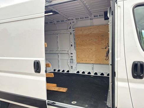 Used 2019 RAM ProMaster 2500 w/ Premium Appearance Group FWD image 22