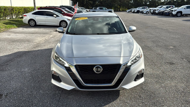 Used 2022 Nissan Altima 2.5 SV AWD/4WD image 2