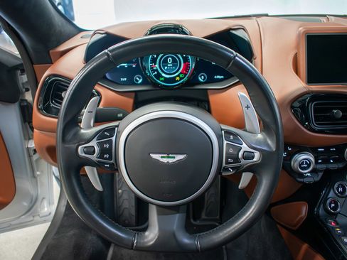 Used 2020 Aston Martin V8 Vantage Coupe RWD image 5
