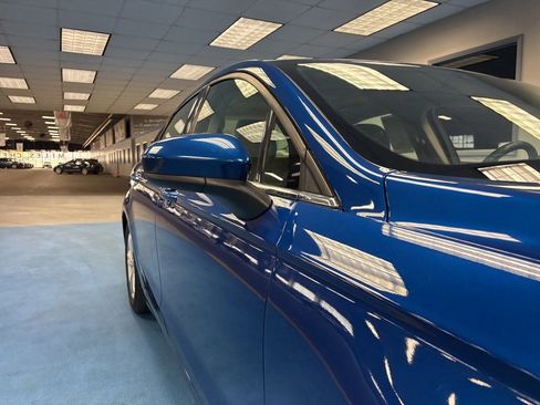 Used 2018 Ford Fusion SE w/ Fusion SE Technology Package image 4