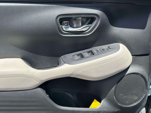 Certified 2023 Honda HR-V LX image 15