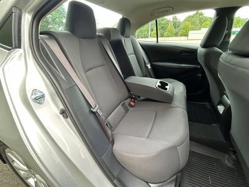 Used 2024 Toyota Corolla LE w/ LE Convenience Package FWD image 34