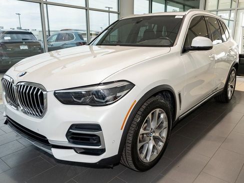 Used 2022 BMW X5 xDrive40i w/ Premium Package image 3