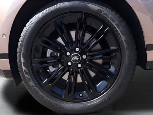 New 2026 Land Rover Range Rover Evoque Dynamic SE AWD/4WD image 9