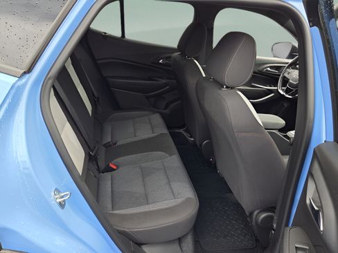 Certified 2024 Chevrolet Trax RS w/ Sunroof Package FWD image 14
