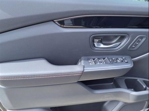 New 2025 Honda Pilot TrailSport image 7