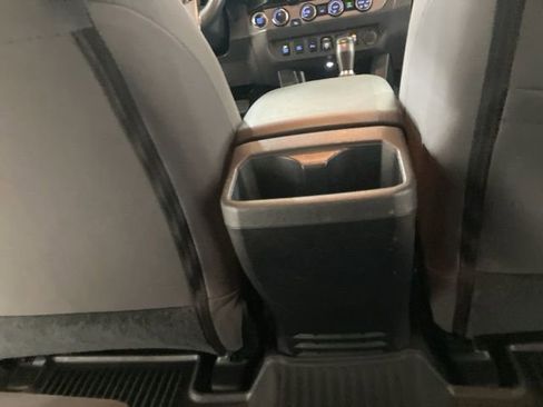 Used 2019 Toyota Tacoma TRD Off-Road w/ Technology Package image 24