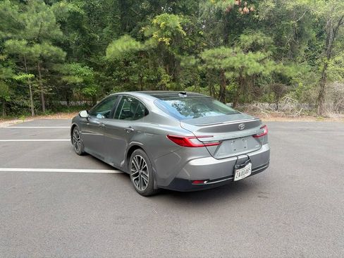 Used 2025 Toyota Camry XLE FWD image 7