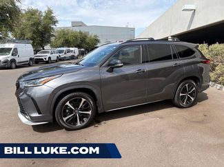 Used 2021 Toyota Highlander XSE AWD/4WD video 1