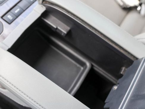 Used 2021 Toyota Highlander Limited image 27