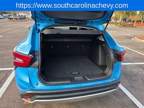 Certified 2025 Chevrolet Trax LT image 32