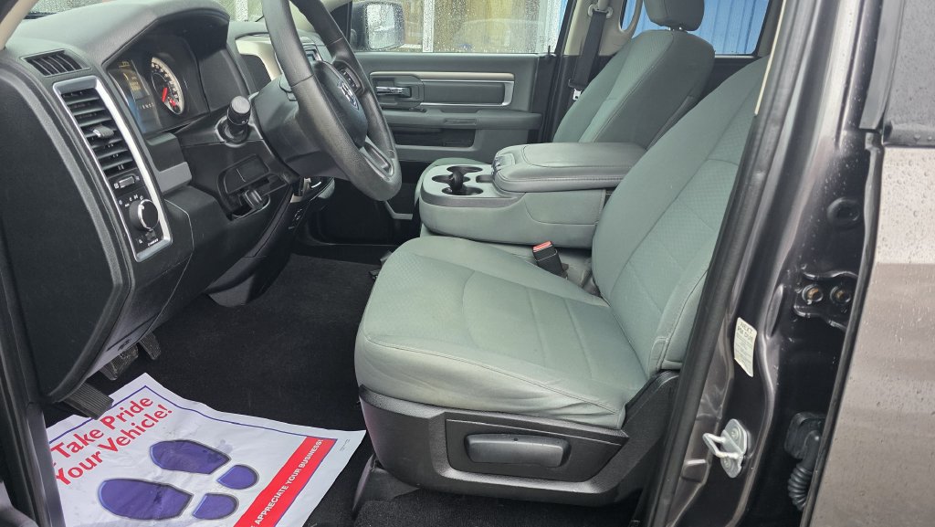 Used 2015 RAM 1500 Classic SLT RWD image 13