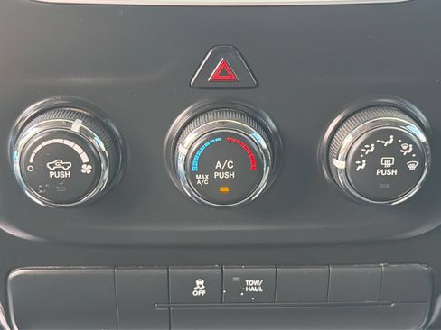Used 2018 RAM 1500 Express w/ Express Value Package AWD/4WD image 27