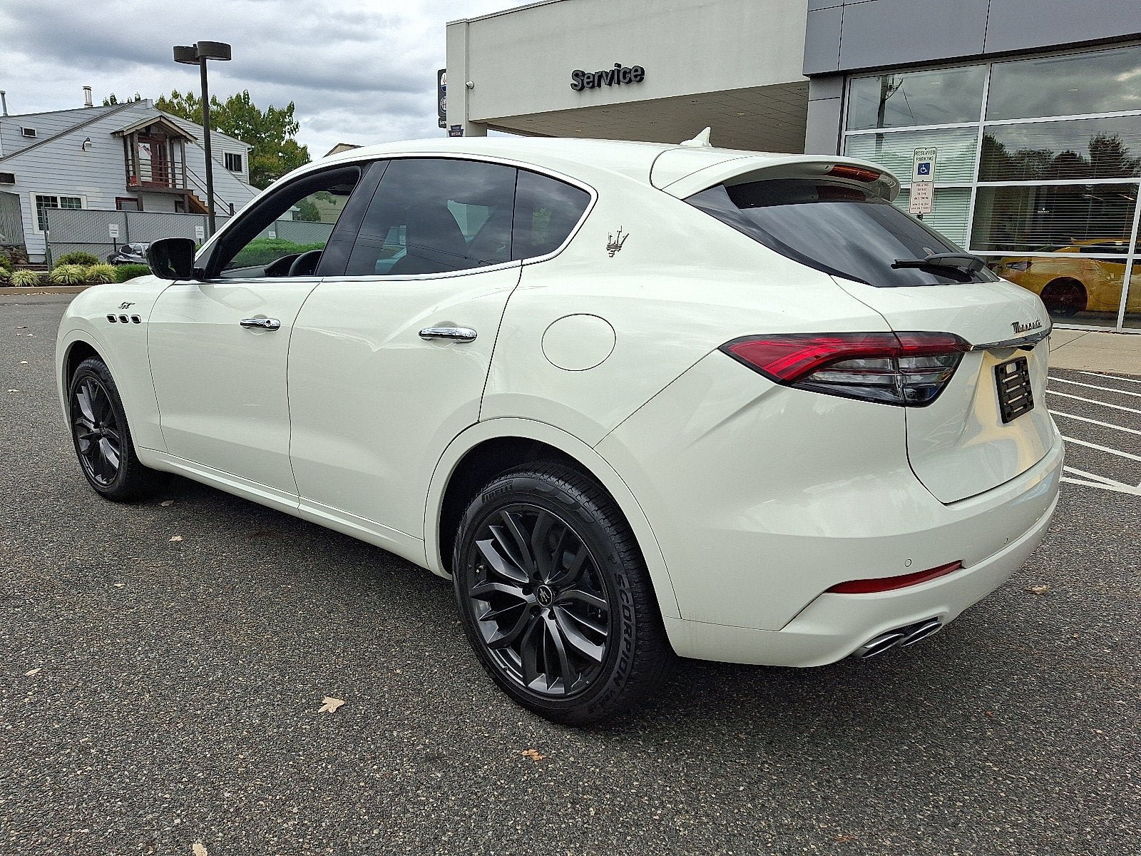 Used 2024 Maserati Levante GT Ultima AWD/4WD image 4