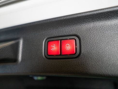 Certified 2025 Mercedes-Benz S 580 4MATIC Sedan image 40