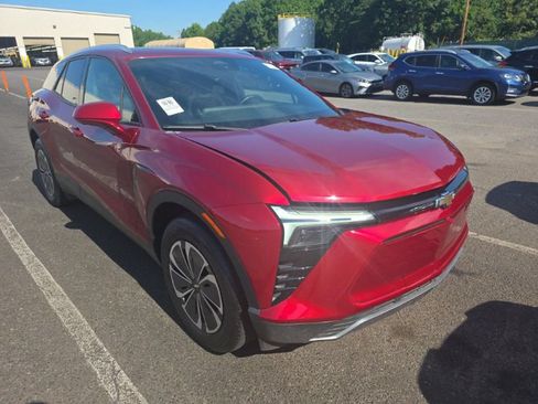 Used 2024 Chevrolet Blazer EV LT AWD/4WD image 3