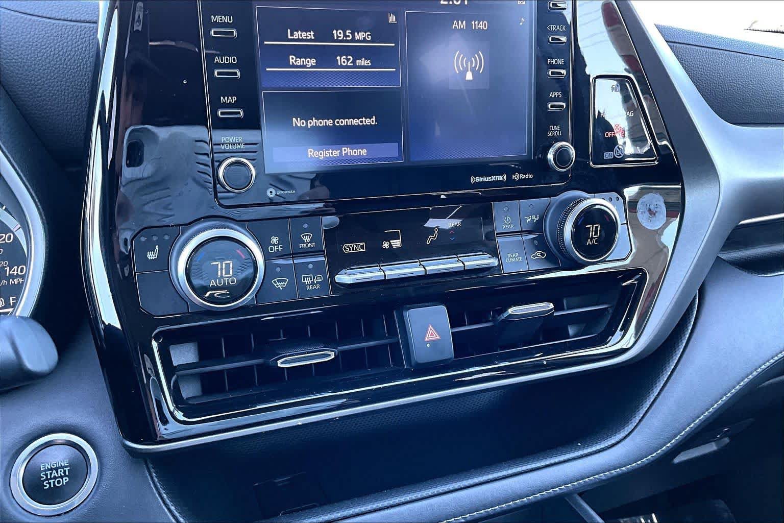 Certified 2021 Toyota Highlander XLE FWD image 35