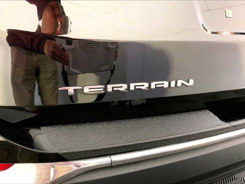 Used 2023 GMC Terrain SLT image 35