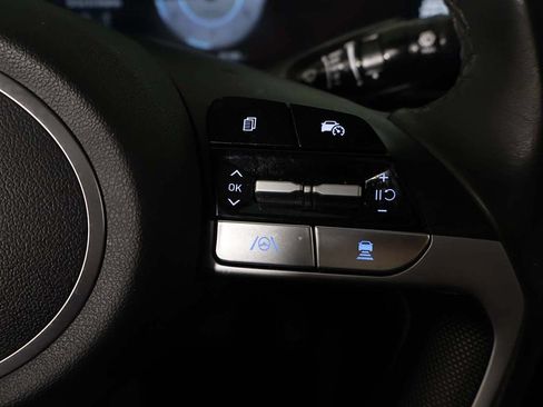 Used 2025 Hyundai Elantra SEL FWD image 38