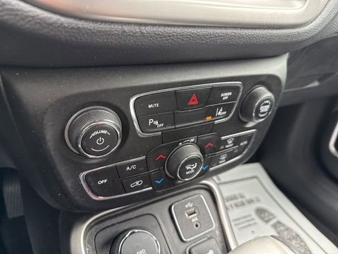 Used 2017 Jeep Compass Latitude w/ Popular Equipment Group image 33