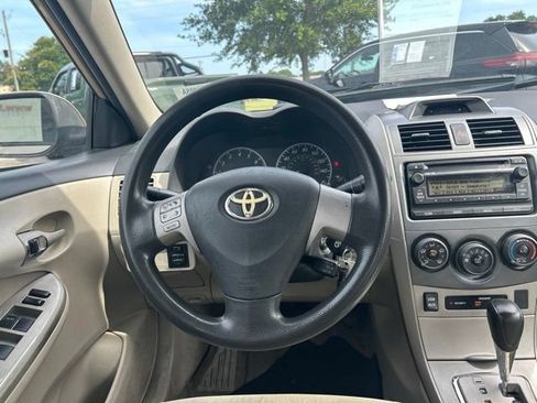 Used 2012 Toyota Corolla LE FWD image 18
