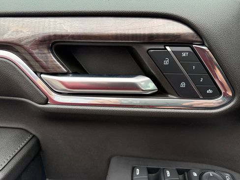 Used 2024 Chevrolet Silverado 1500 LTZ image 26